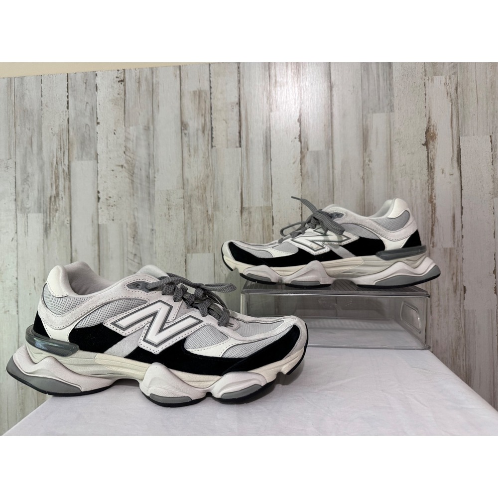 New Balance Sneakers Mens 11 White Black 9060 U9060JBB Chunky Athletic Shoes
